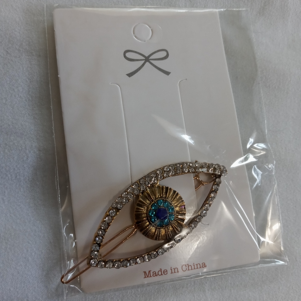 Eye hair clip Unique Jewelry